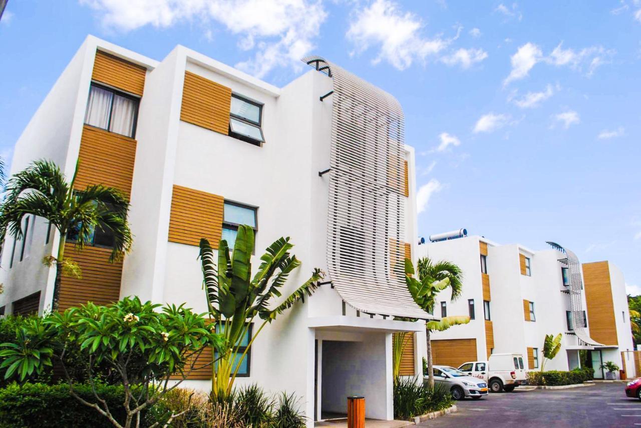 Cap Ouest Luxury Beachfront Flic en Flac Bagian luar foto