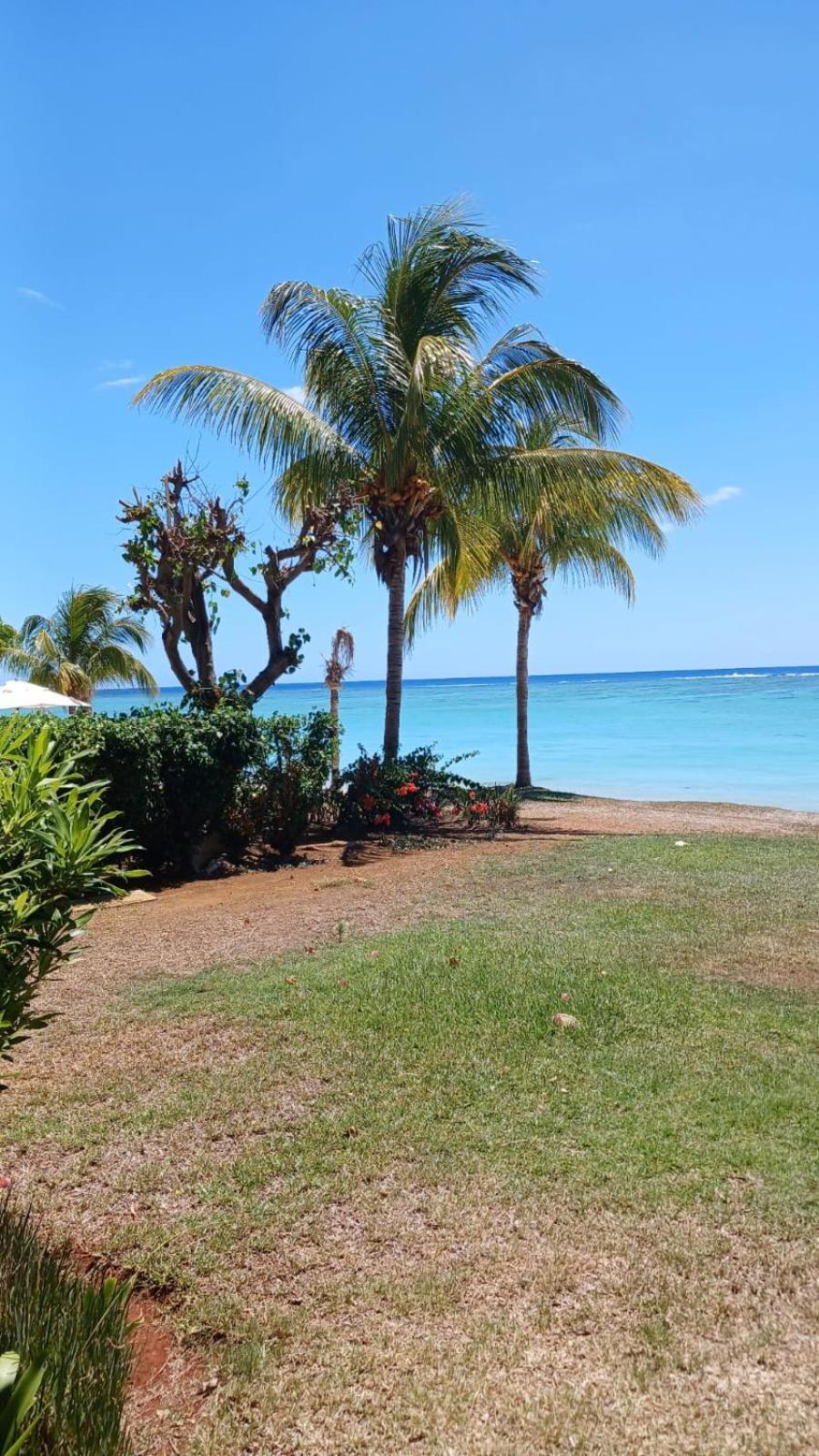 Cap Ouest Luxury Beachfront Flic en Flac Bagian luar foto